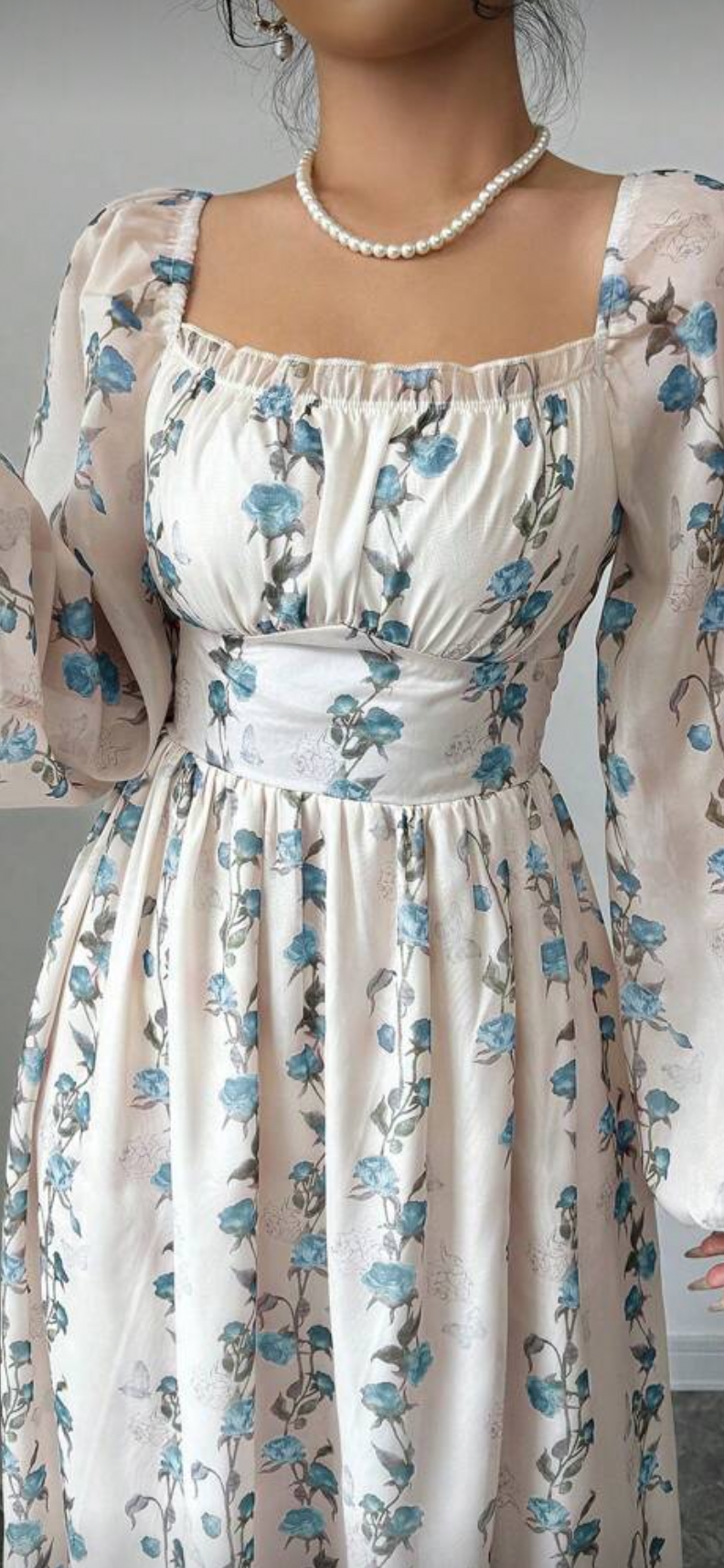 Çiçek desenli balon kol astarlı elbise