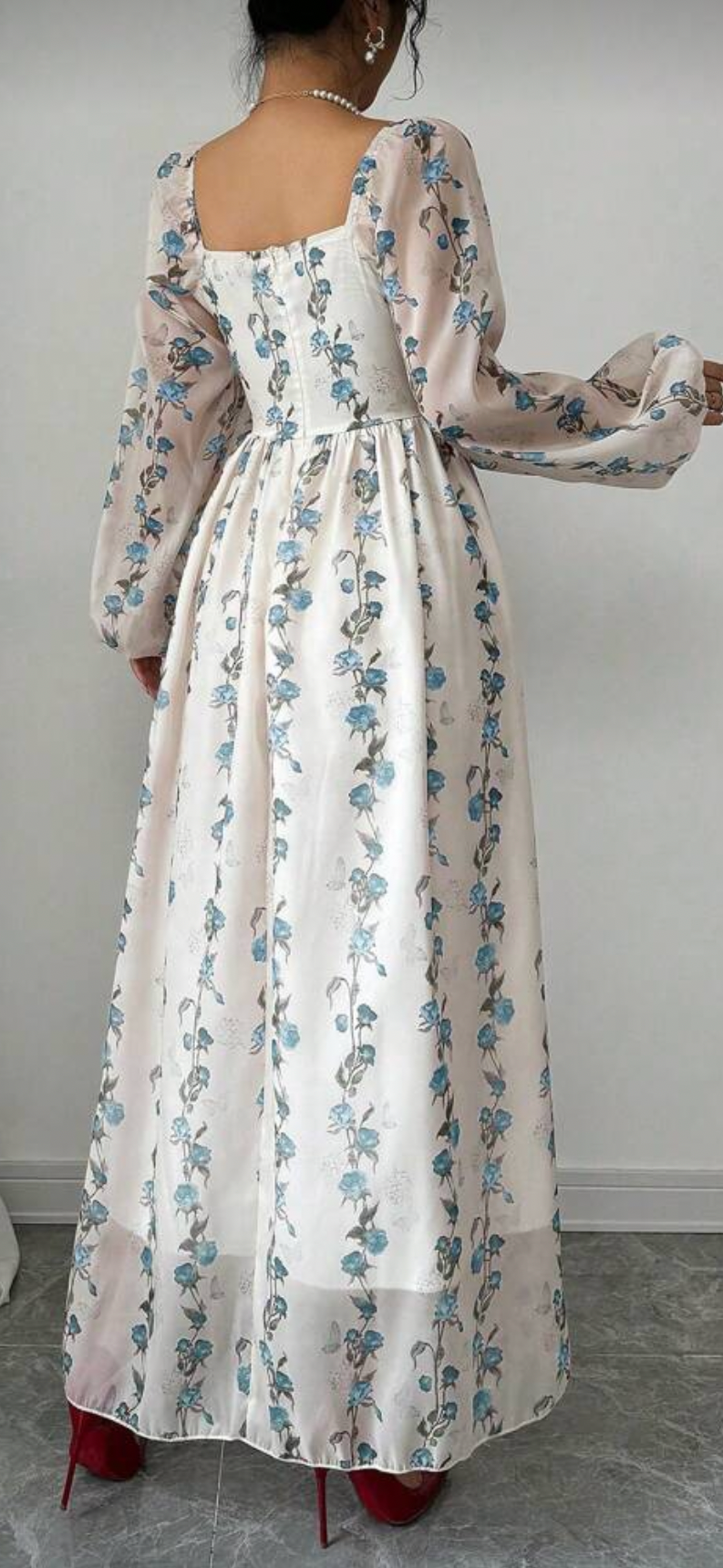 Çiçek desenli balon kol astarlı elbise