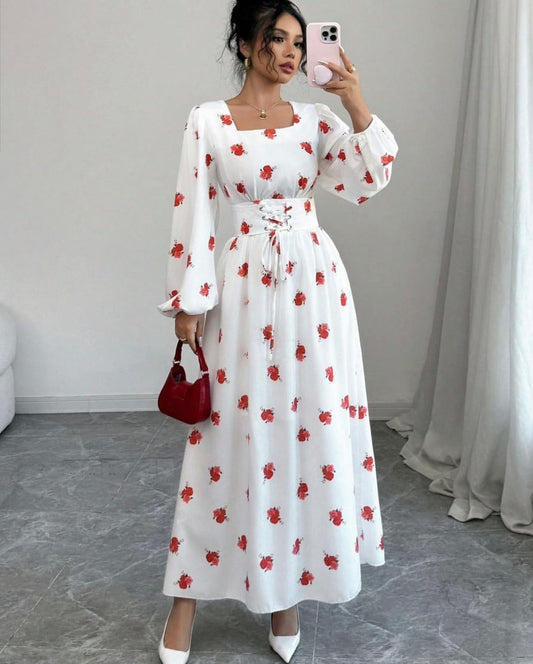Desenli maxi beyaz elbise