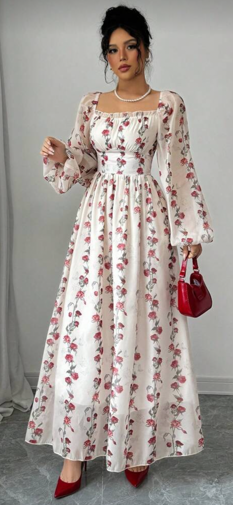 Çiçek desenli balon kol astarlı elbise