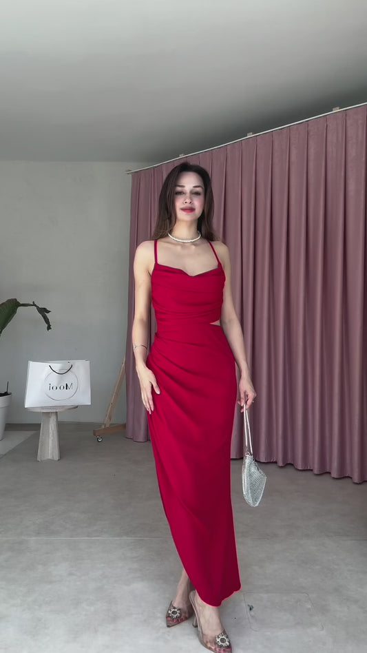 Degaje yaka askılı model elbise